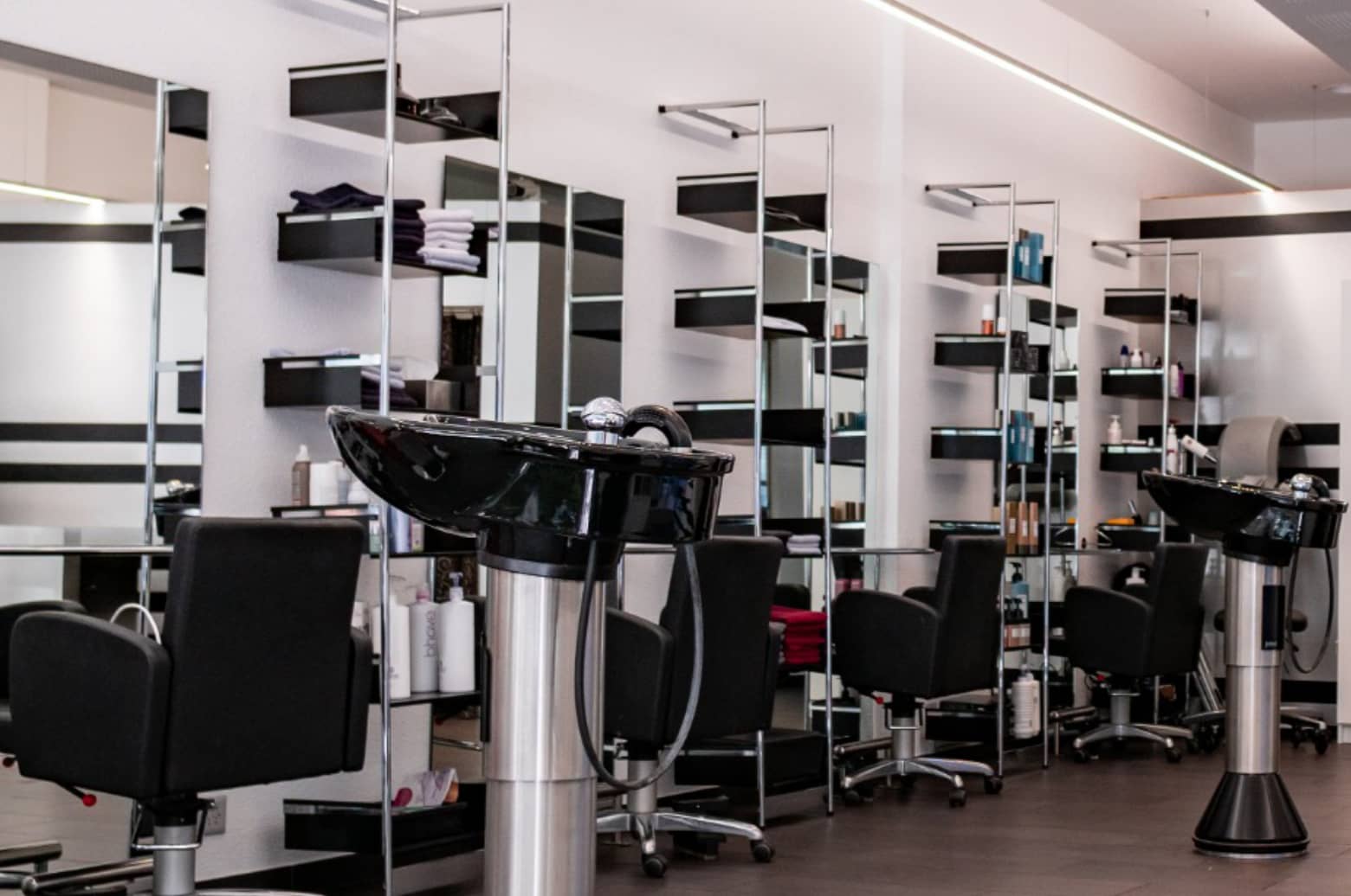 Hairdressing booking Stauffacher Zürich